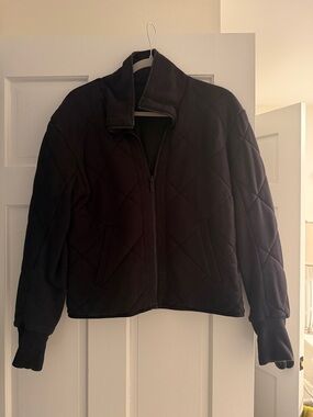 Lululemon Quilted Black Women's Zip Jacket - Lightweight Layer